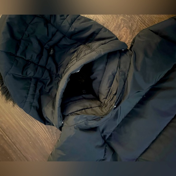 Lands’ End Women’s Down Coat - Picture 9 of 9